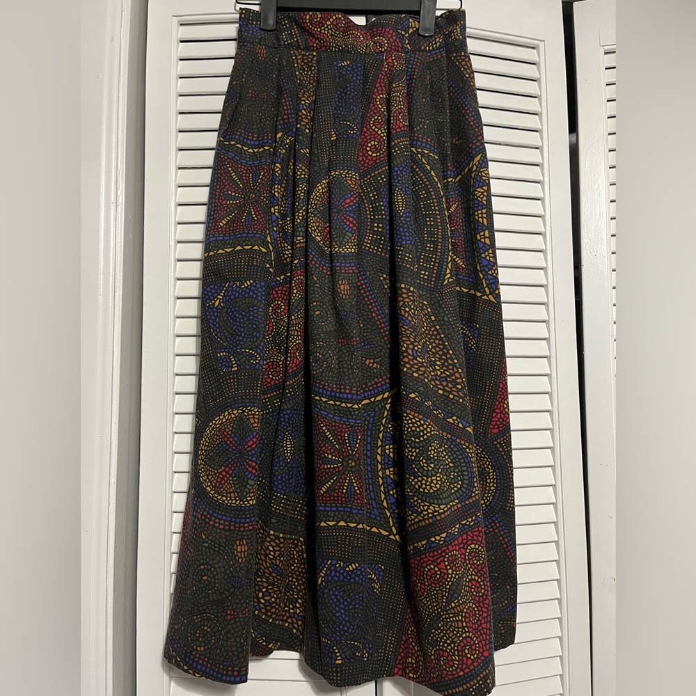 Vintage midi skirt with pockets